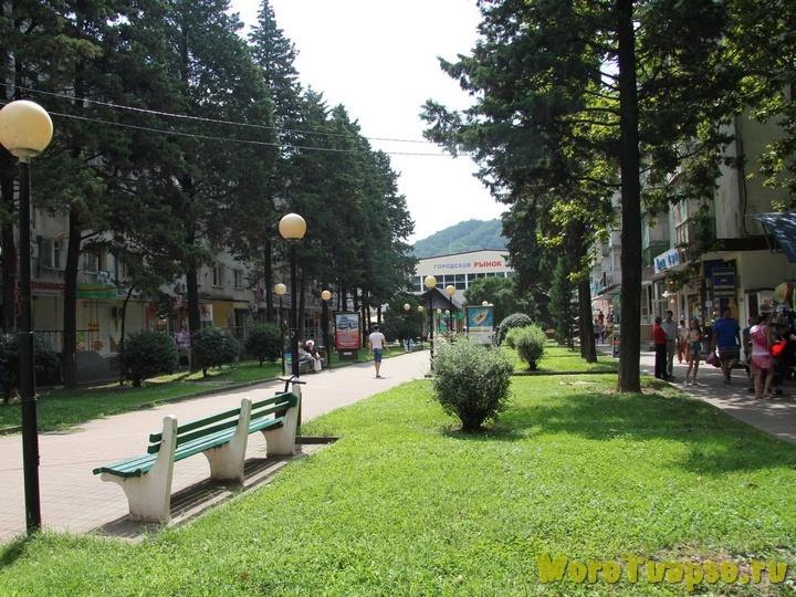 Туапсе, прогулочная аллея до рынка (на пляж)